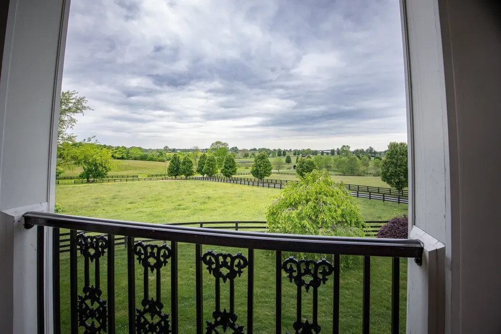 2525 Clintonville Road Paris KY 40361