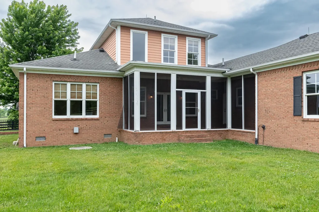 2525 Clintonville Road Paris KY 40361