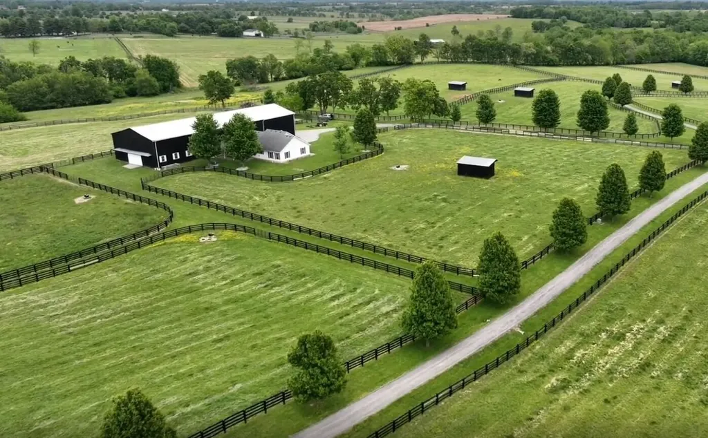 2525 Clintonville Road Paris KY 40361