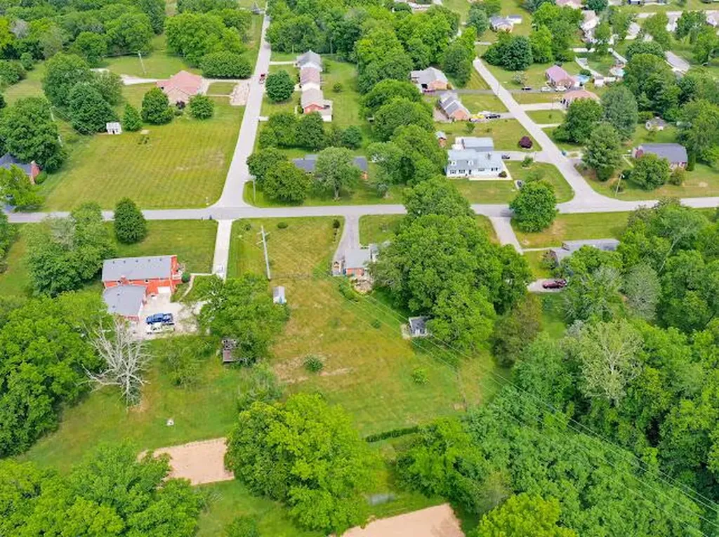 135 Edgewood Drive Stanford KY 40484