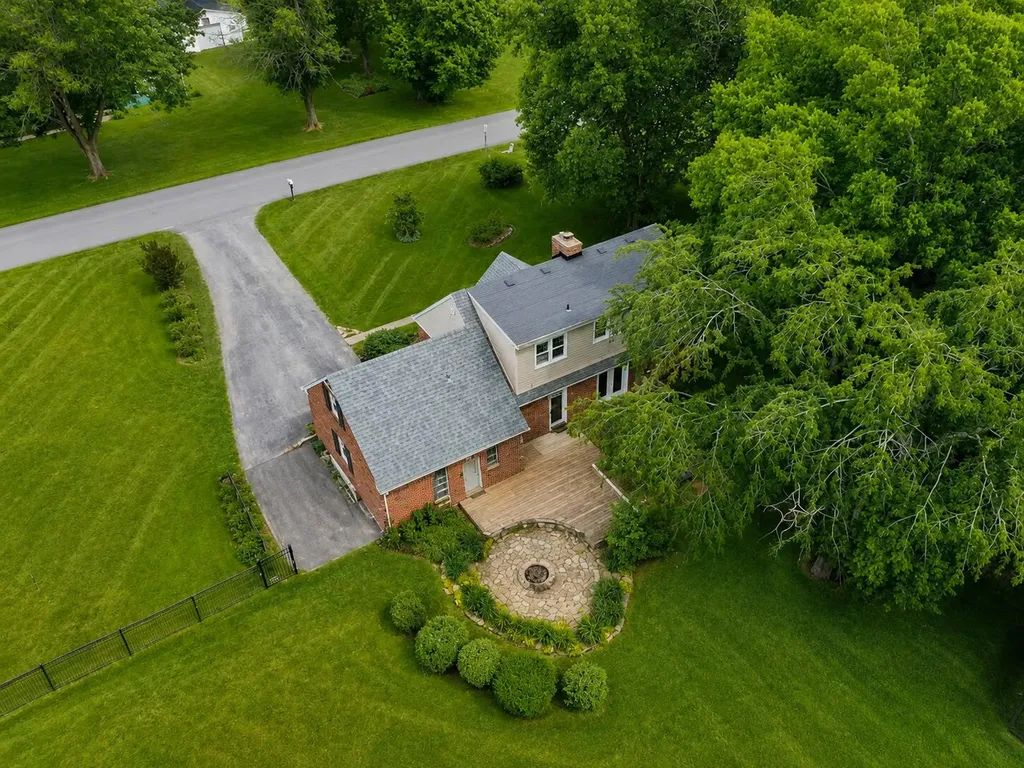 135 Edgewood Drive Stanford KY 40484