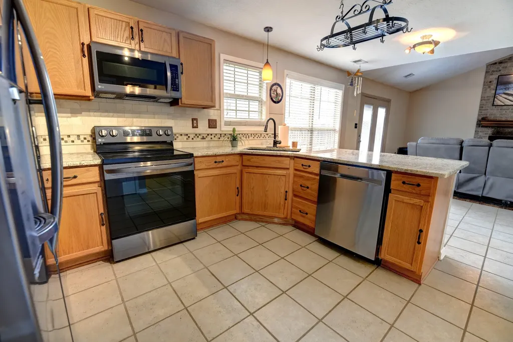 2820 Sandersville Road Lexington KY 40511