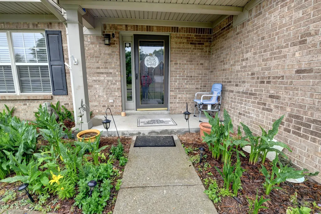 2820 Sandersville Road Lexington KY 40511