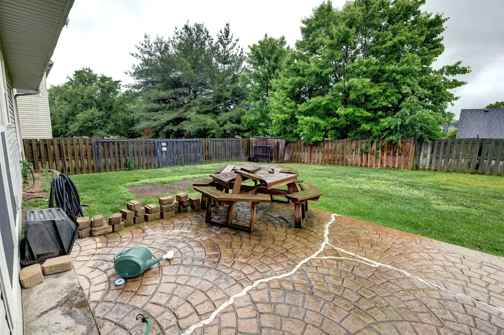 2820 Sandersville Road Lexington KY 40511