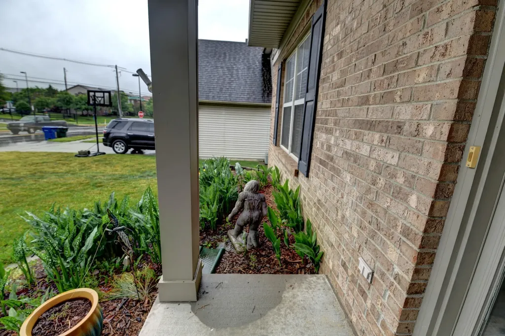 2820 Sandersville Road Lexington KY 40511