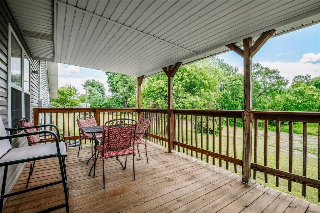 181 Little Arthur Ridge Road East Bernstadt KY 40729