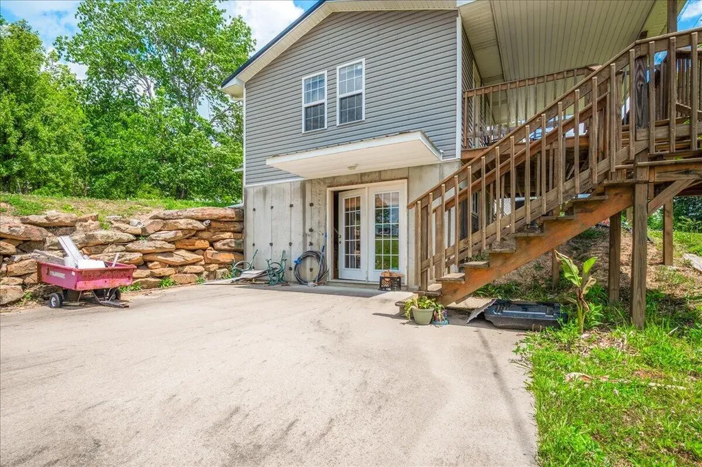 181 Little Arthur Ridge Road East Bernstadt KY 40729