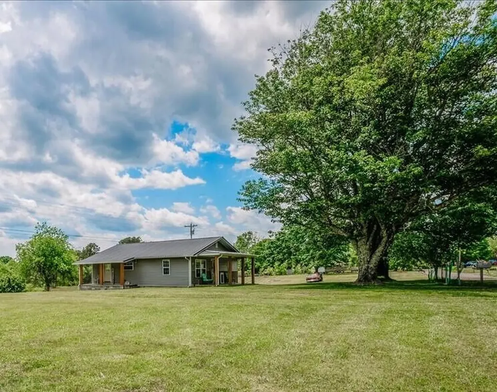 181 Little Arthur Ridge Road East Bernstadt KY 40729