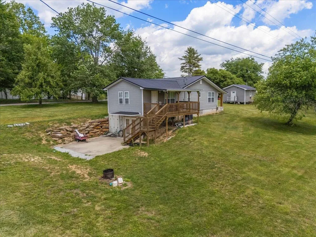 181 Little Arthur Ridge Road East Bernstadt KY 40729