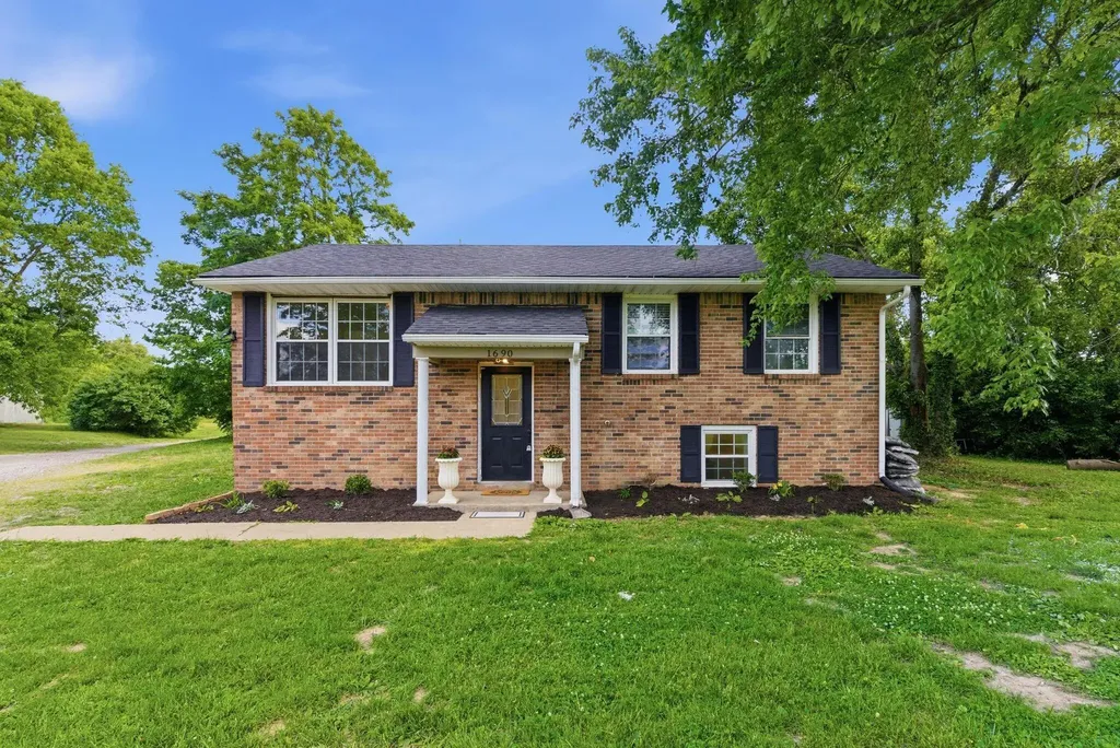 1690 Menelaus Road Berea KY 40403