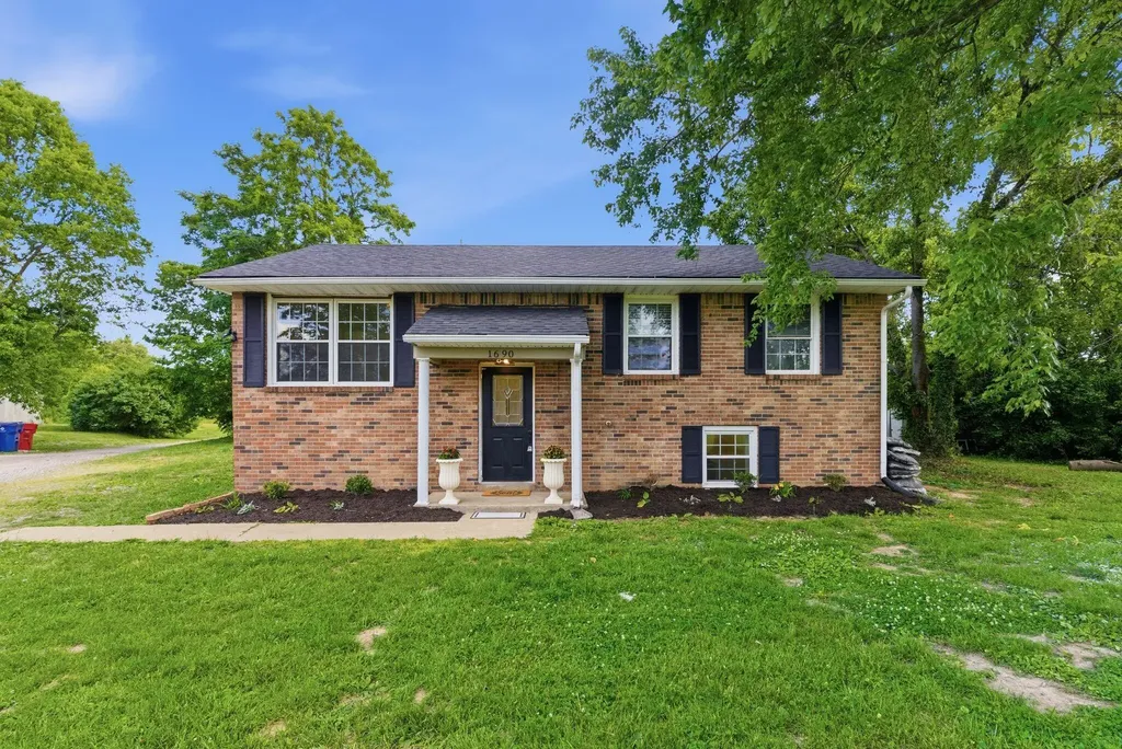 1690 Menelaus Road Berea KY 40403