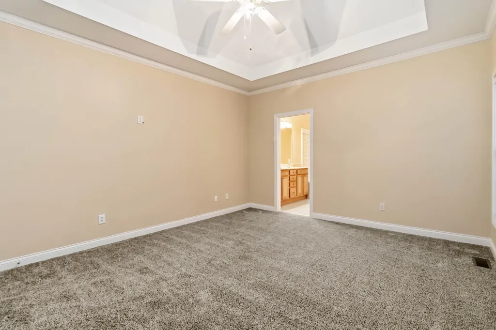 824 Livania Lane Lexington KY 40509
