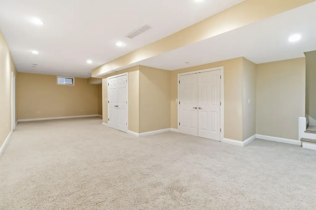 824 Livania Lane Lexington KY 40509