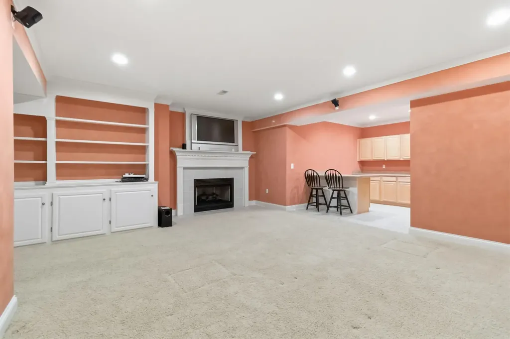 824 Livania Lane Lexington KY 40509