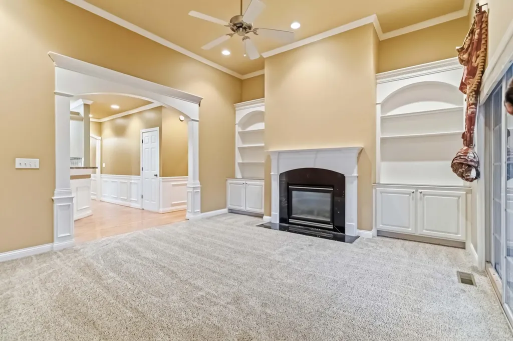 824 Livania Lane Lexington KY 40509