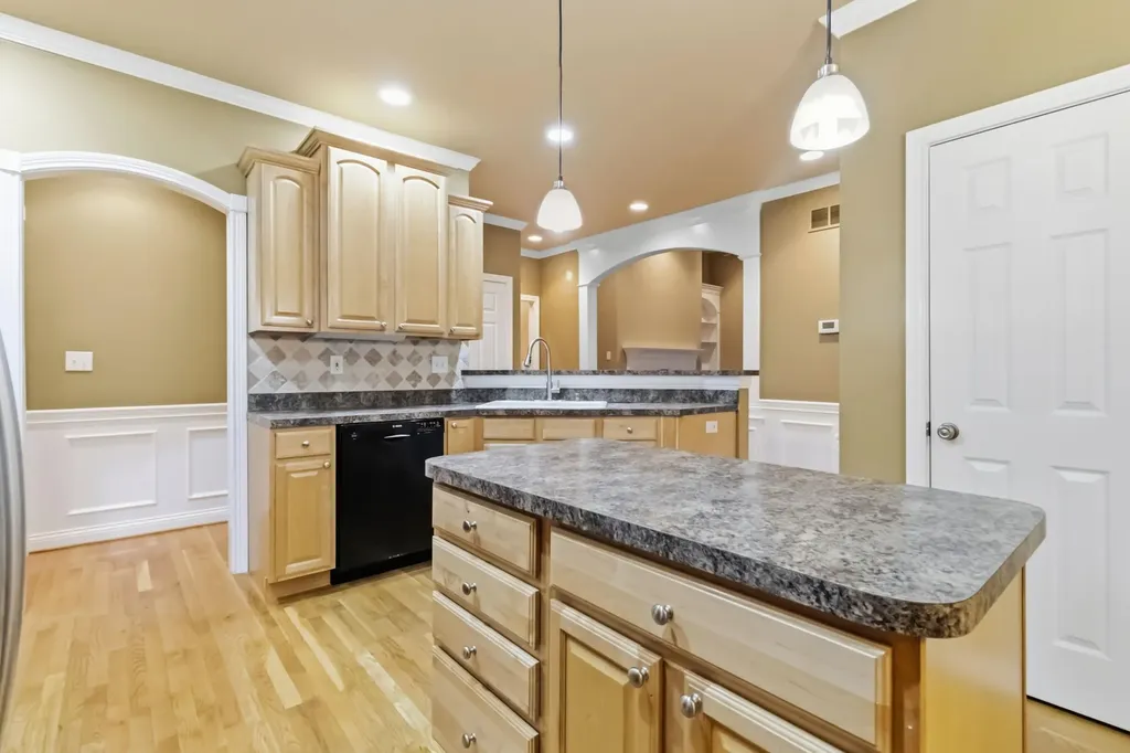 824 Livania Lane Lexington KY 40509
