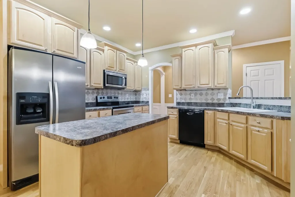 824 Livania Lane Lexington KY 40509