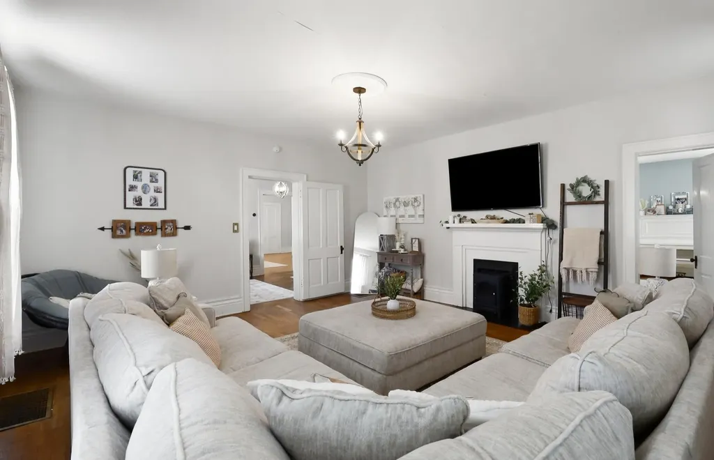222 E Lexington Street Harrodsburg KY 40330