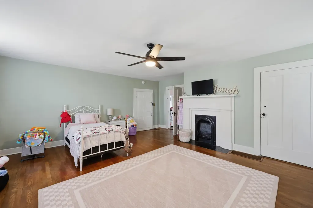 222 E Lexington Street Harrodsburg KY 40330