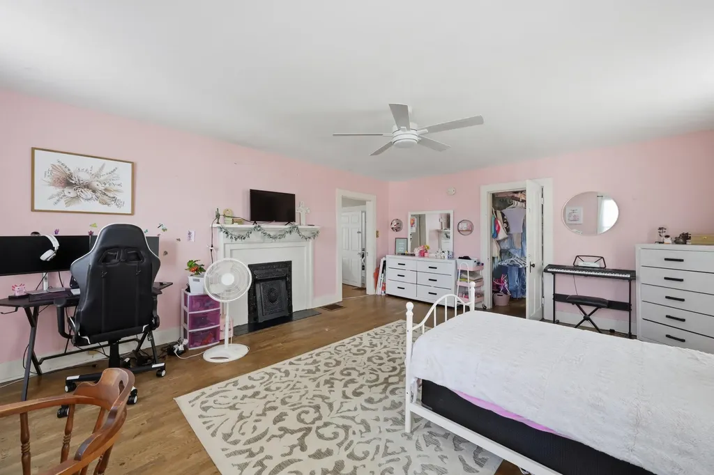 222 E Lexington Street Harrodsburg KY 40330