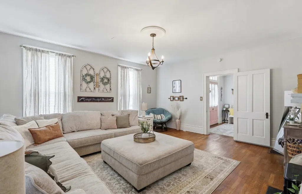 222 E Lexington Street Harrodsburg KY 40330