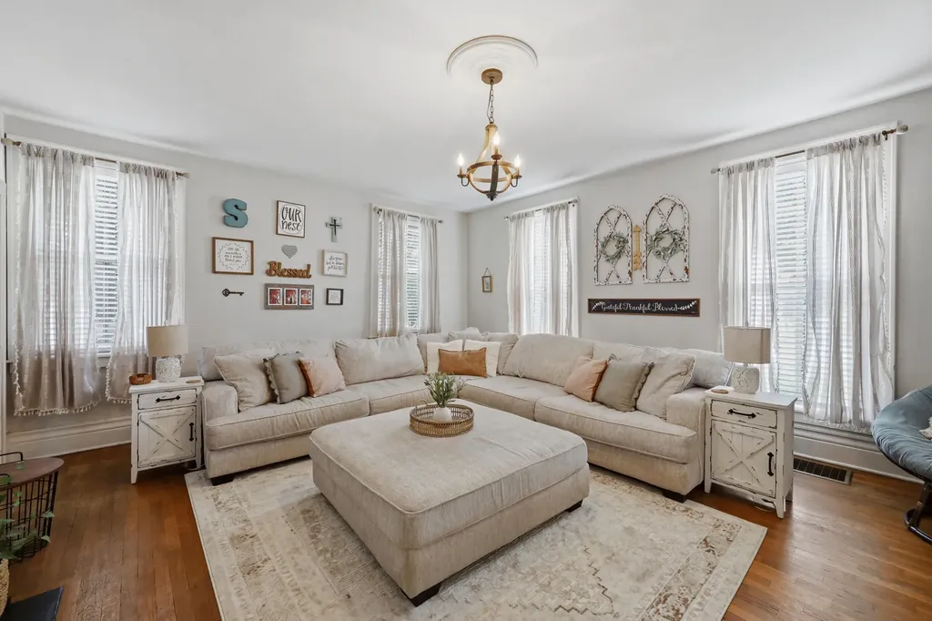 222 E Lexington Street Harrodsburg KY 40330