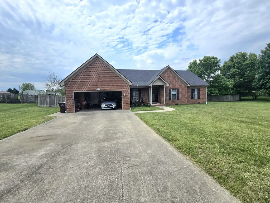 179 Bright Leaf Drive Lancaster KY 40444