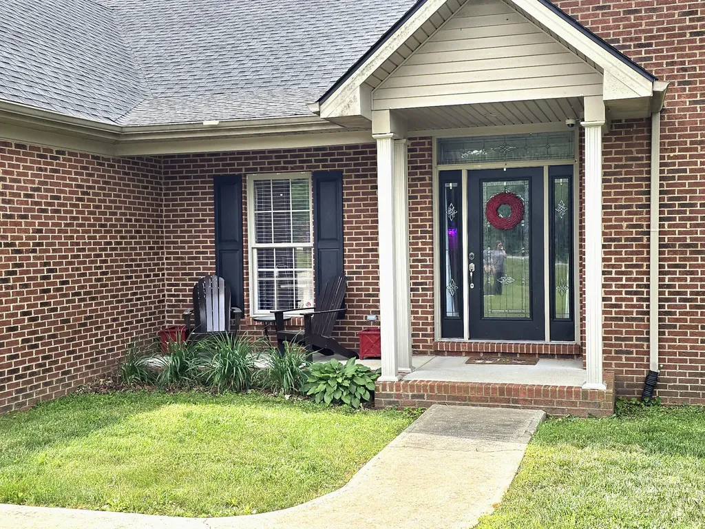179 Bright Leaf Drive Lancaster KY 40444