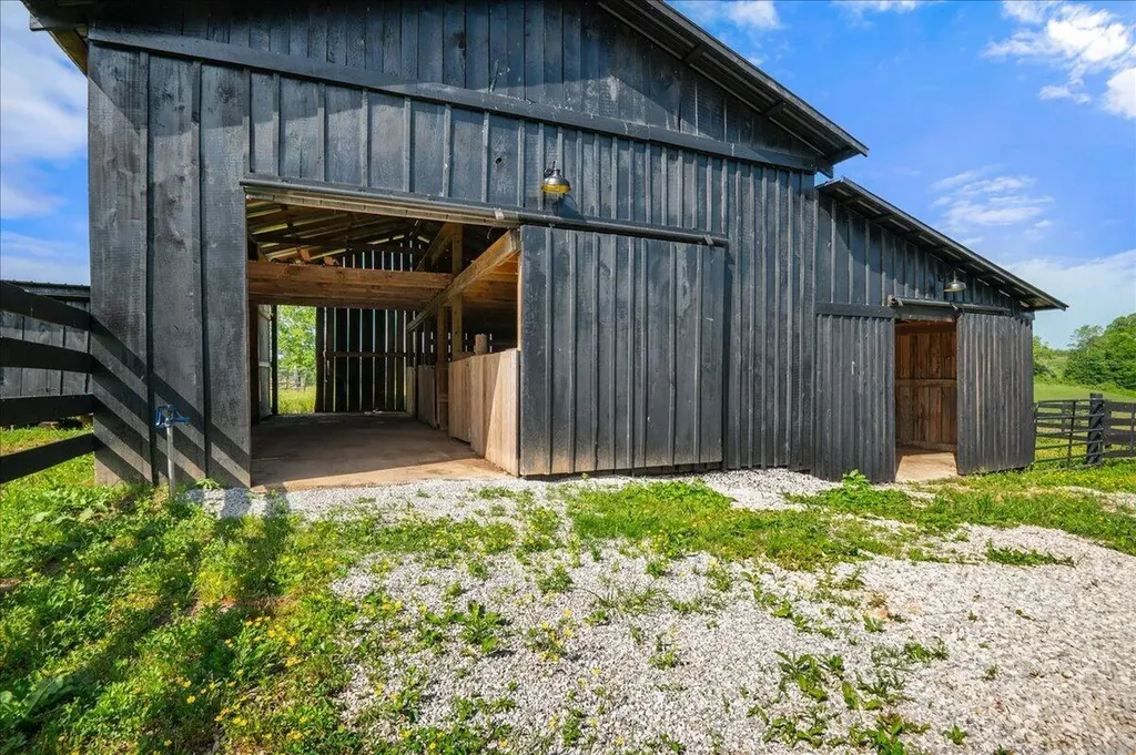 2311 Kentucky 3630 Tyner KY 40486