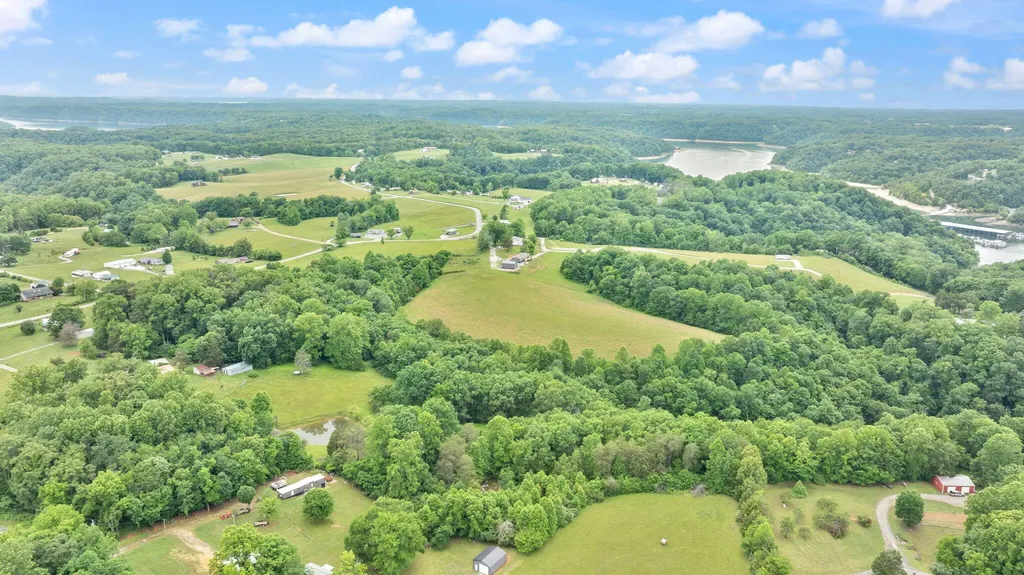 23.5AC Beech Grove Road Nancy KY 42544