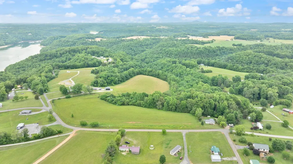 23.5AC Beech Grove Road Nancy KY 42544