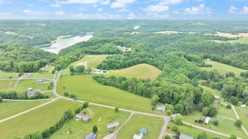 23.5AC Beech Grove Road Nancy KY 42544