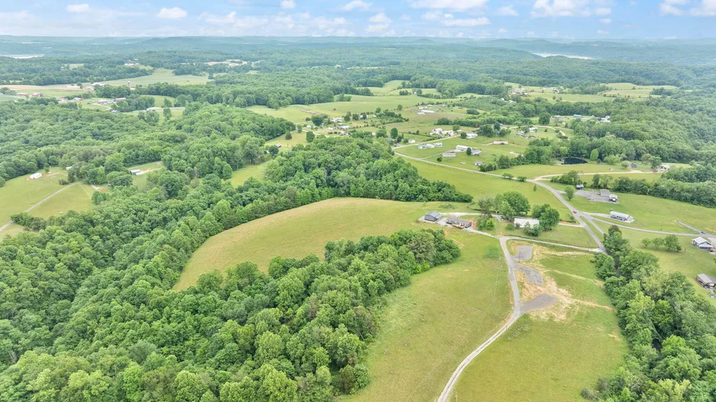 23.5AC Beech Grove Road Nancy KY 42544
