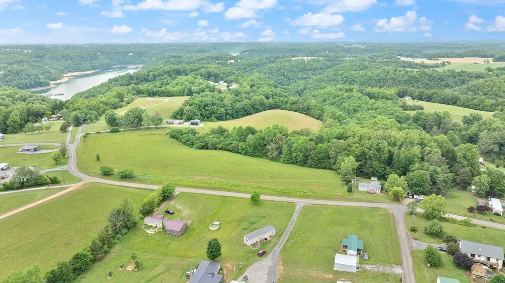 23.5AC Beech Grove Road Nancy KY 42544