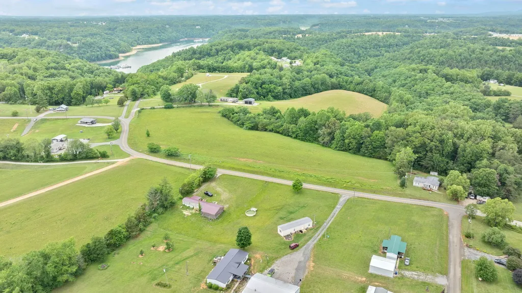 23.5AC Beech Grove Road Nancy KY 42544