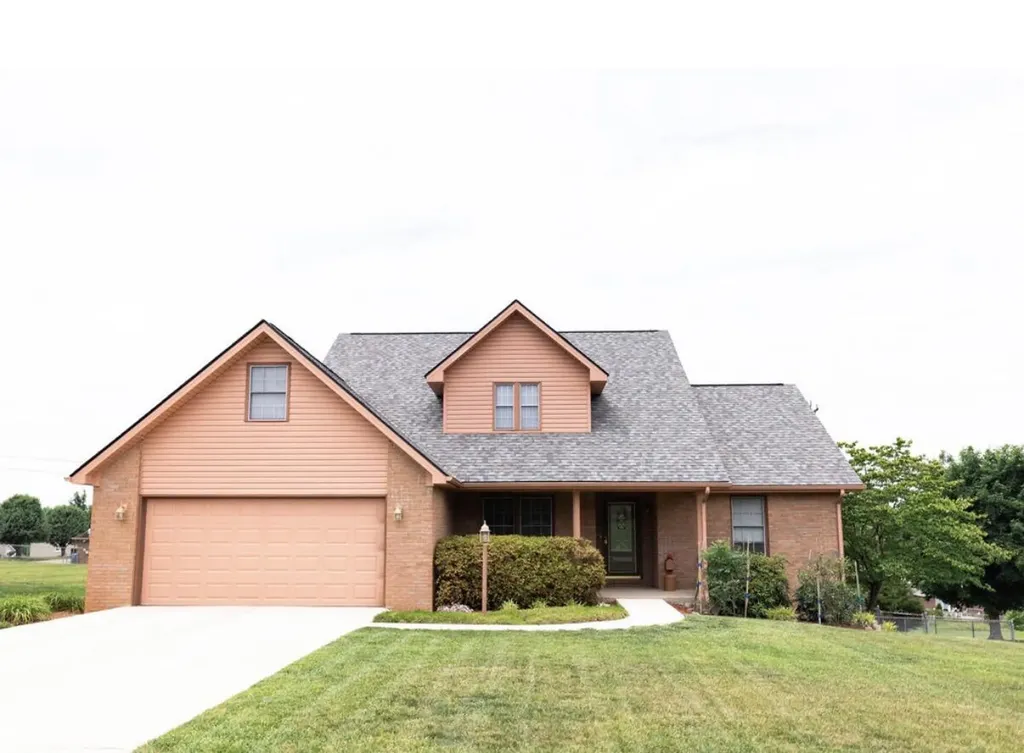 125 Hidden Loop Drive Somerset KY 42503