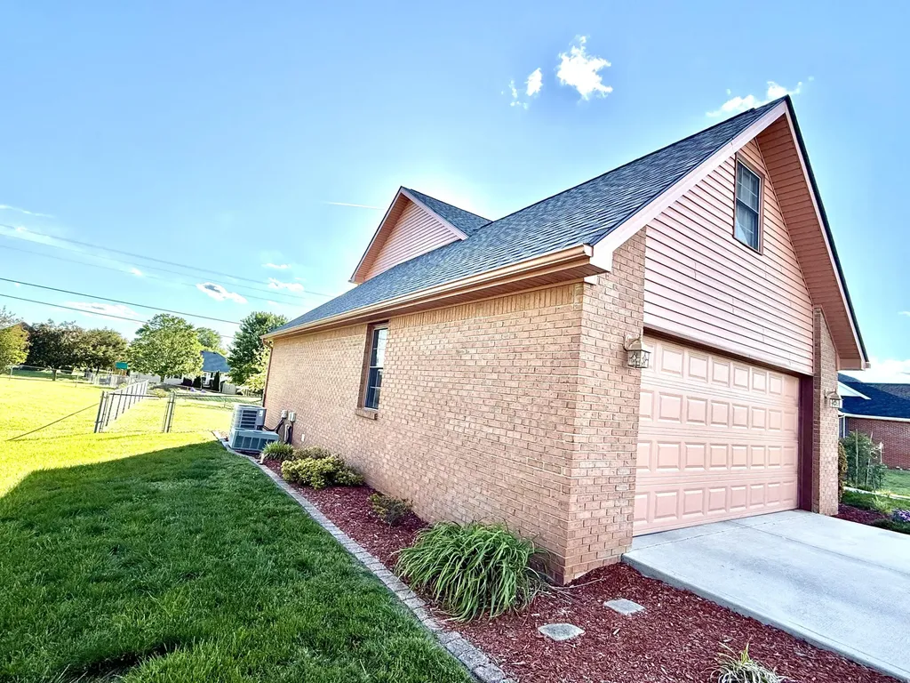 125 Hidden Loop Drive Somerset KY 42503