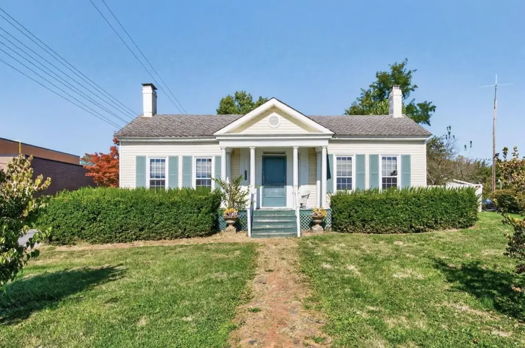 1455 Main Street Paris KY 40361