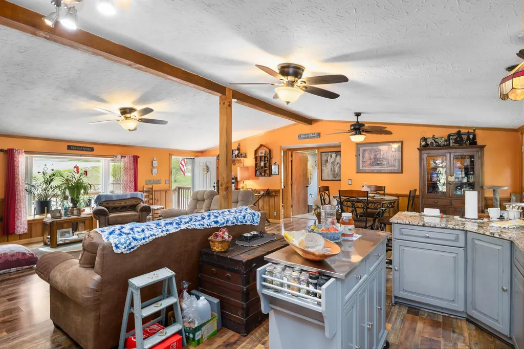 4264 Kentucky 1482 Oneida KY 40972