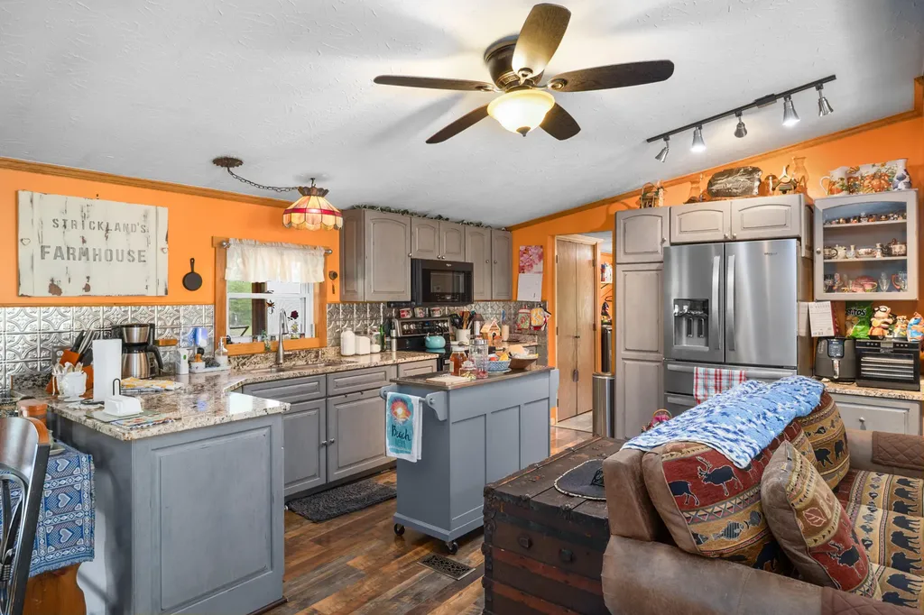 4264 Kentucky 1482 Oneida KY 40972