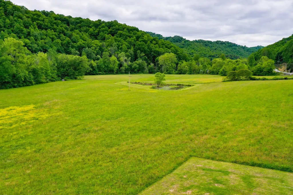 4264 Kentucky 1482 Oneida KY 40972