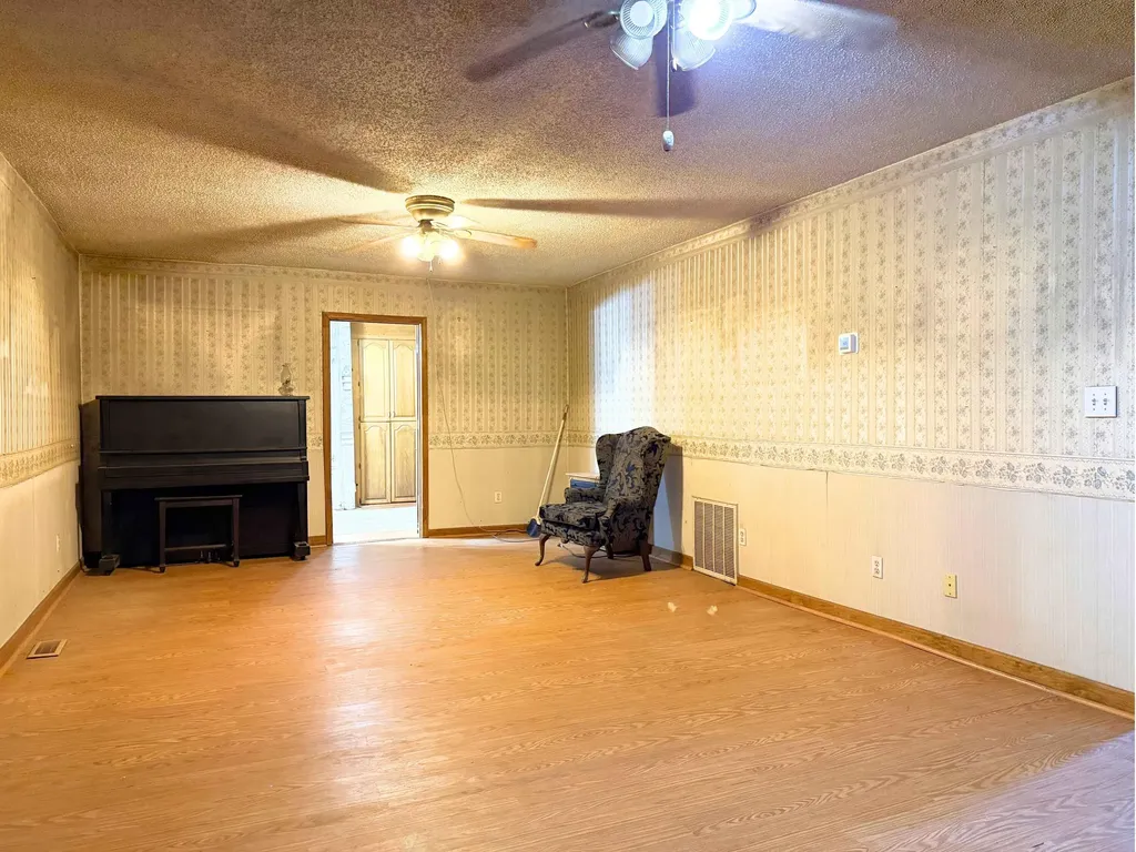 2721 Ky-26 Corbin KY 40701