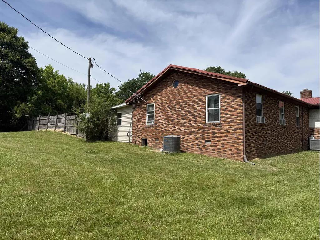 2721 Ky-26 Corbin KY 40701