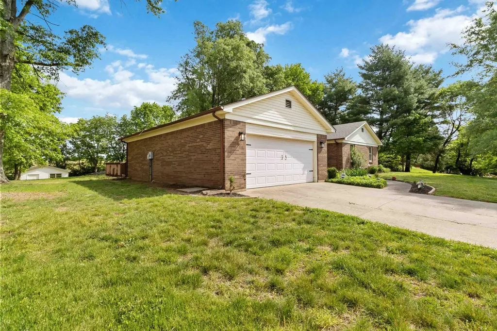 152 Virginia Drive Richmond KY 40475