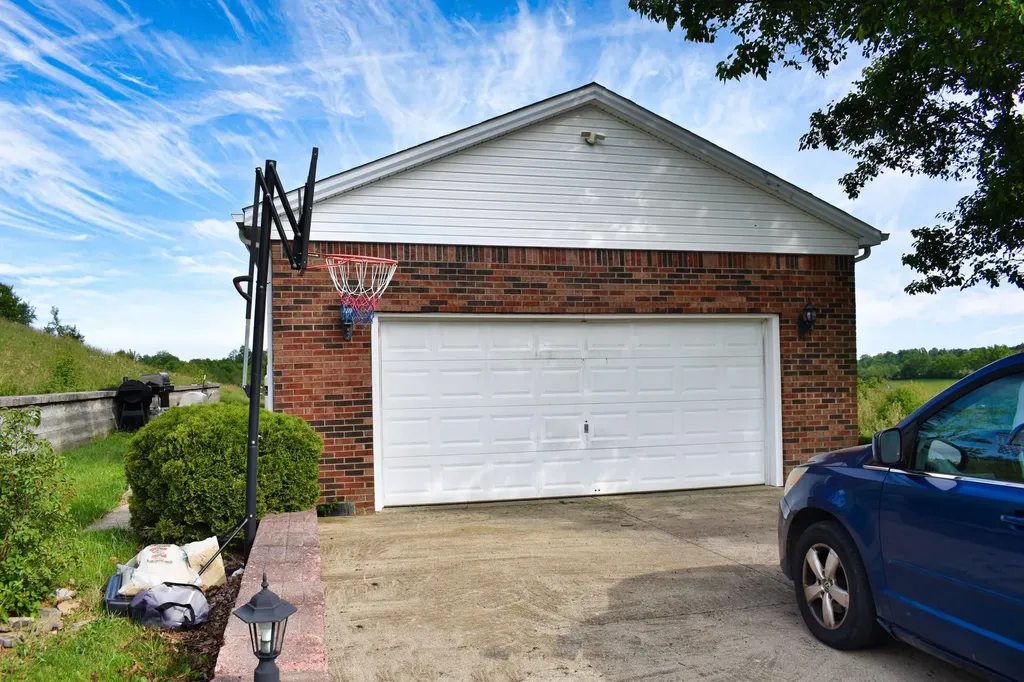 287 Logan Lick Road Winchester KY 40391