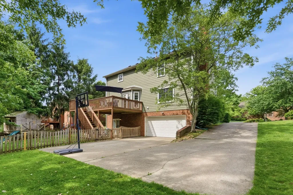 2405 Brookshire Circle Lexington KY 40515
