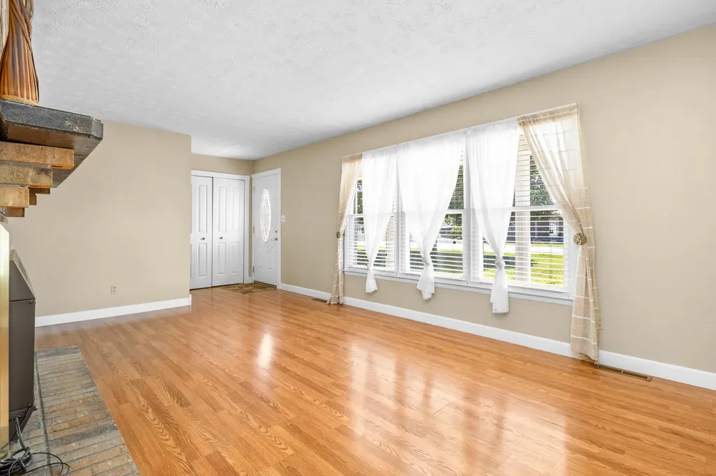 2015 Old Whitley Road London KY 40744