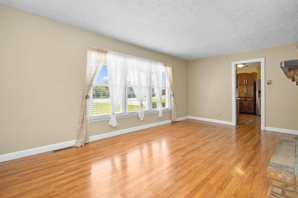2015 Old Whitley Road London KY 40744