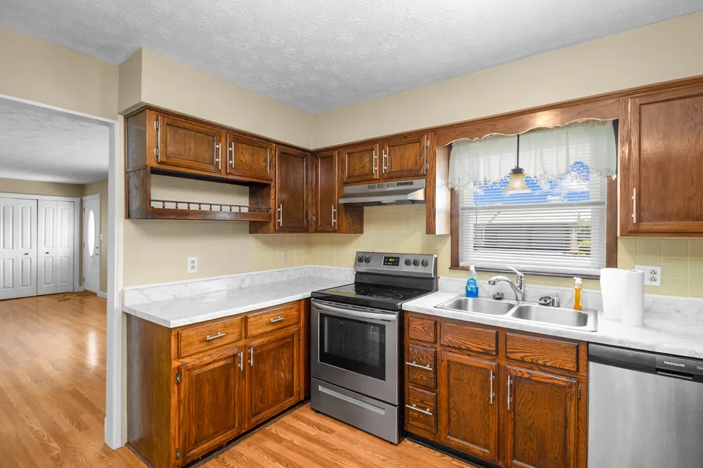 2015 Old Whitley Road London KY 40744