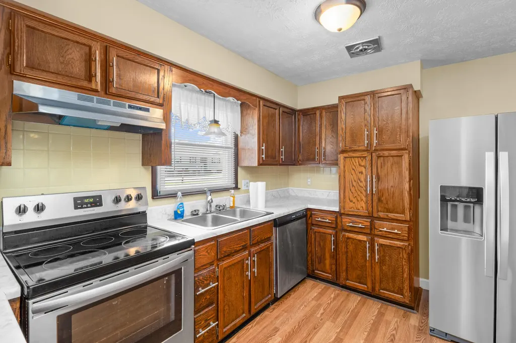 2015 Old Whitley Road London KY 40744